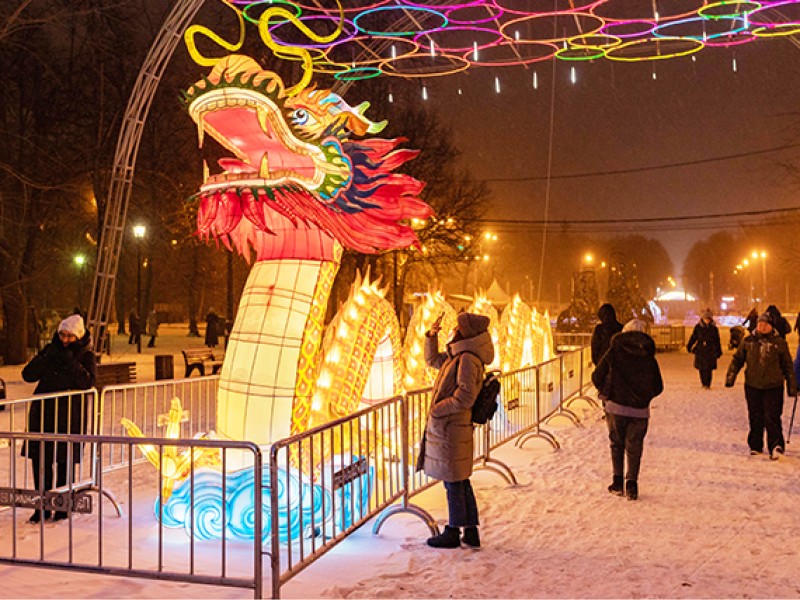 中國彩燈節在莫斯科開幕 自貢4500件彩燈作品參展
