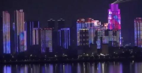 武漢“解封”燈光秀，迎接英雄城市的回歸