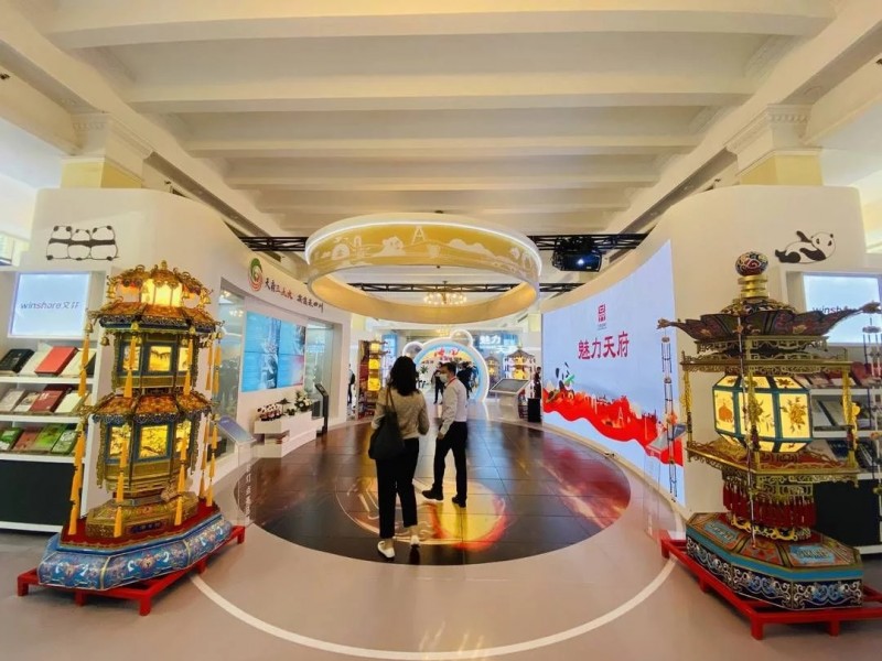 自貢“貢燈”亮相2021年中國自主品牌博覽會